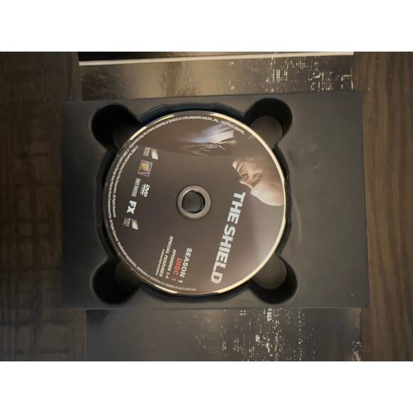 The Shield – Complete Series DVD Set - great condition - Picture 8 of 10